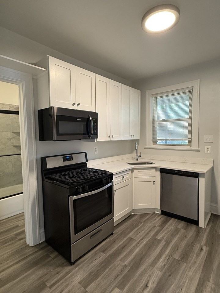 132 Circle Ave #2F - Photo 2 of 15