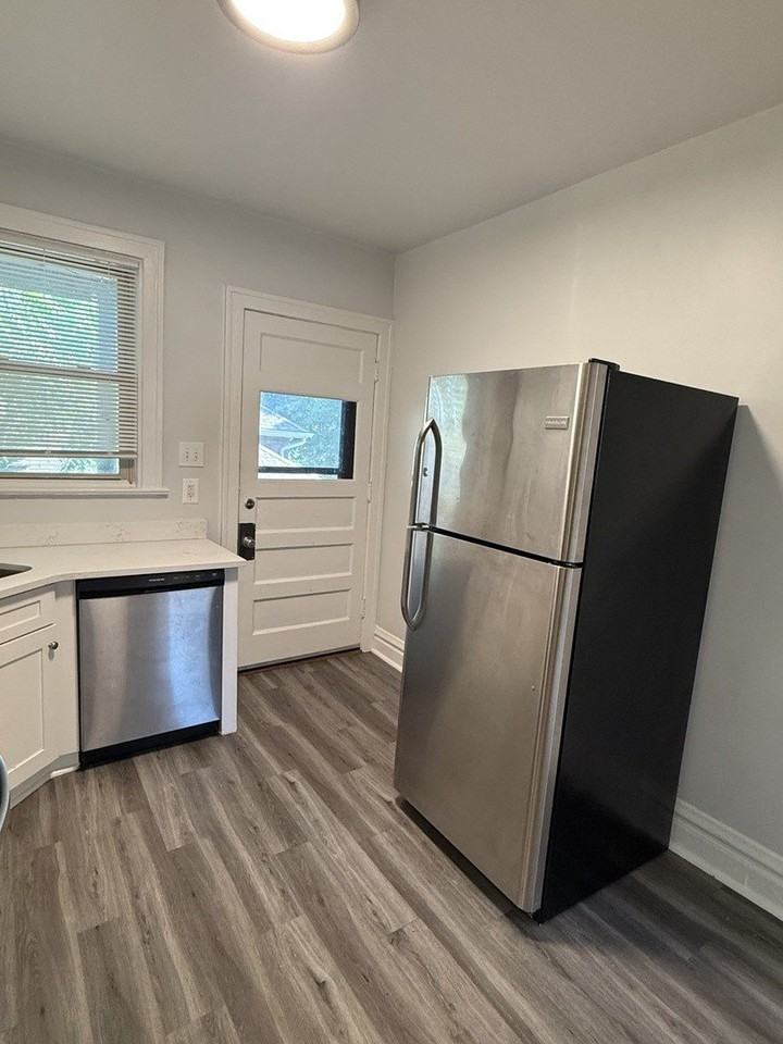 132 Circle Ave #2F - Photo 3 of 15
