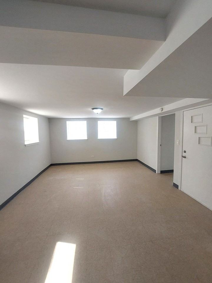 4038 W Dickens Ave #G - Photo 4 of 8