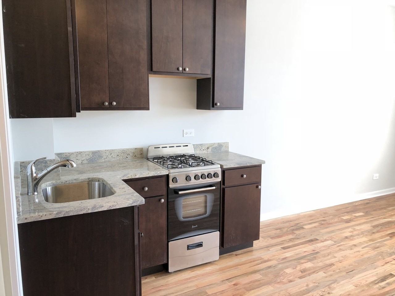 7606 N Paulina St #203A - Photo 7 of 11