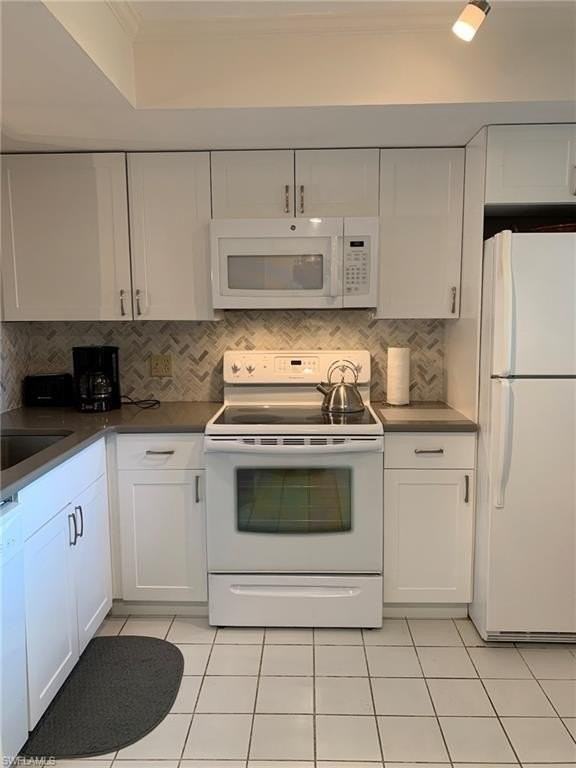 1004 Manatee Rd #H204 - Photo 5 of 31