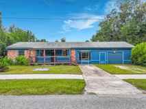101 S Oakridge Ave - Photo 1 of 1