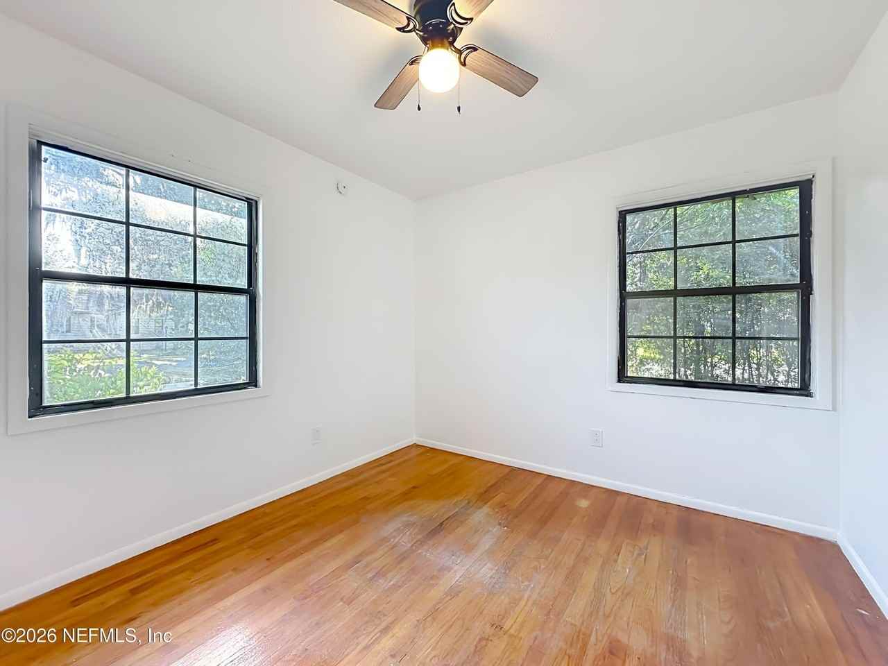 101 S Oakridge Ave - Photo 7 of 24