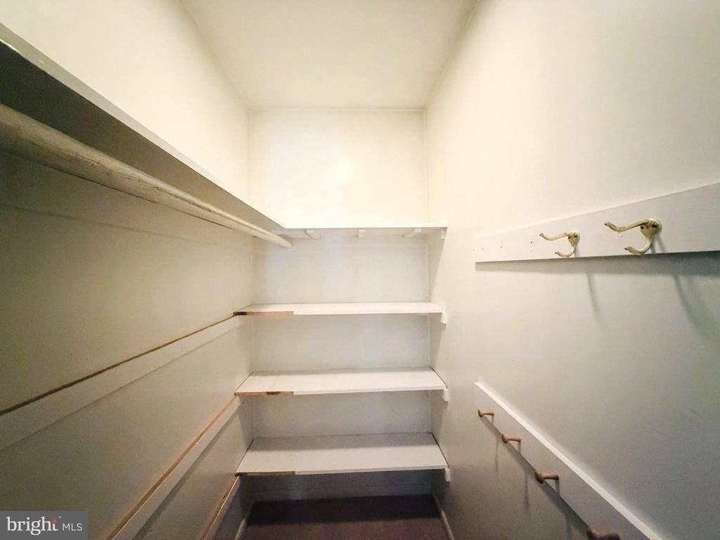 907 Heron Dr - Photo 4 of 18