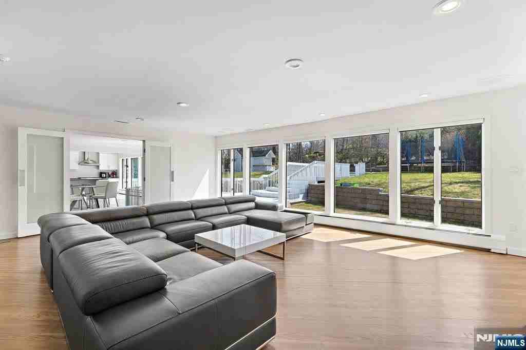 1 Hemlock Dr - Photo 6 of 23