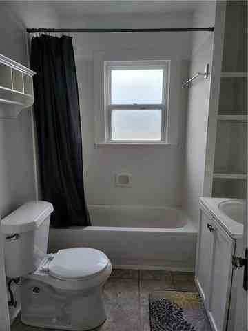 533 Avenue A - Photo 4 of 7