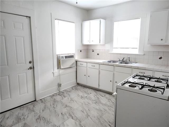 533 Avenue A - Photo 5 of 7