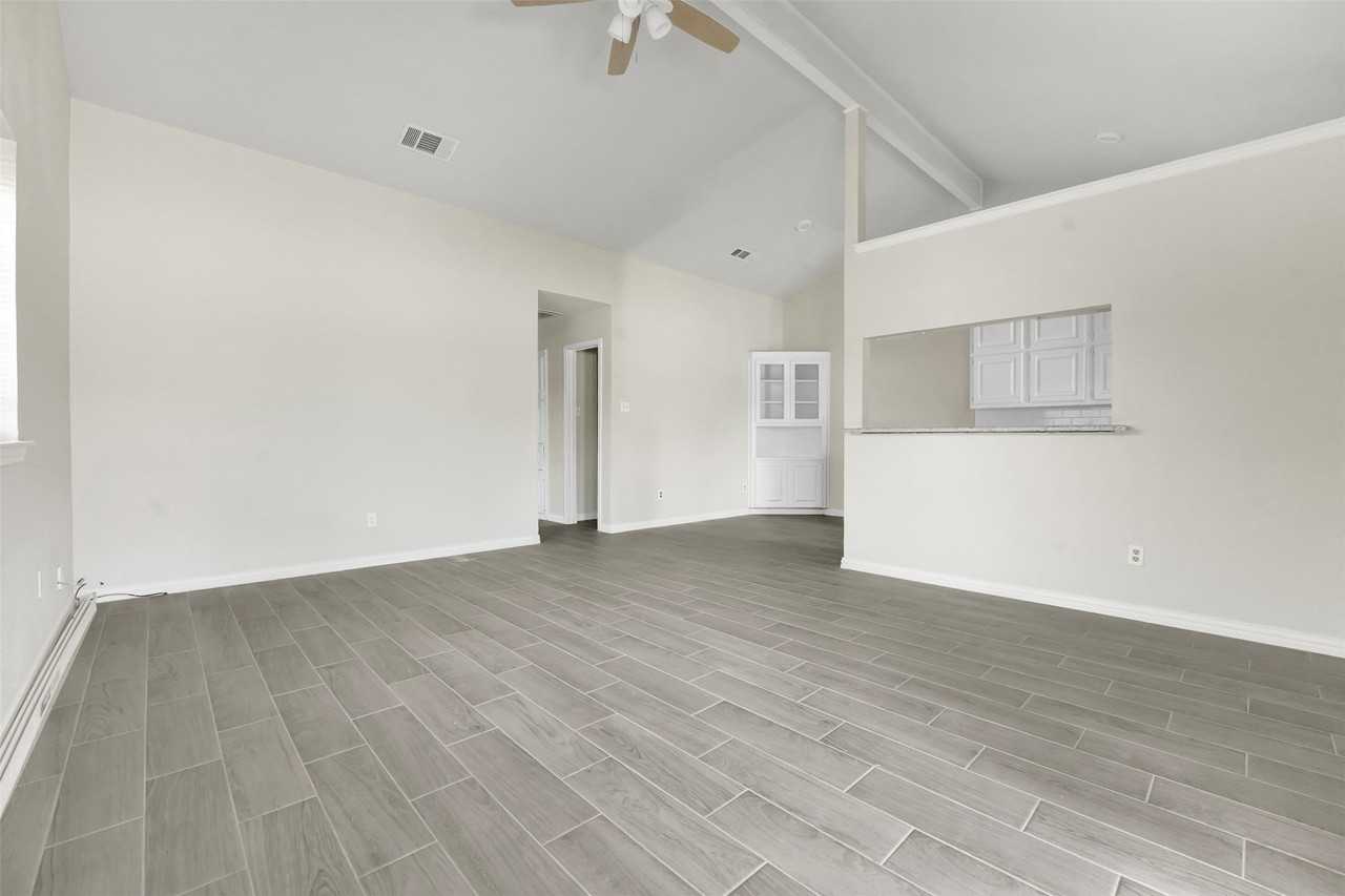 405 S Las Vegas Trl - Photo 2 of 22
