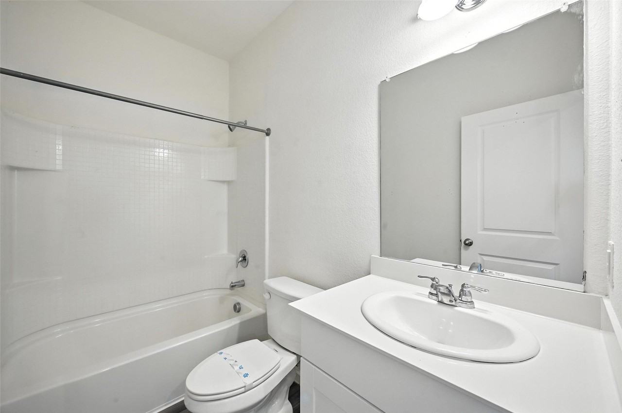 1637 Escondido Dr - Photo 4 of 27