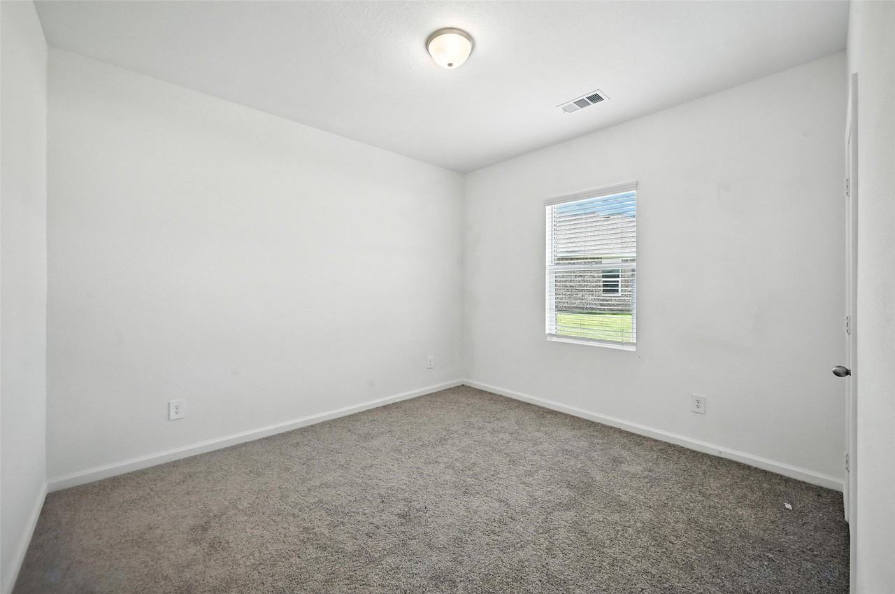 1637 Escondido Dr - Photo 5 of 27