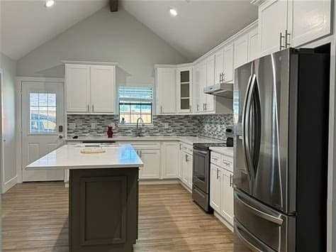 563 Lakeside Dr - Photo 3 of 17