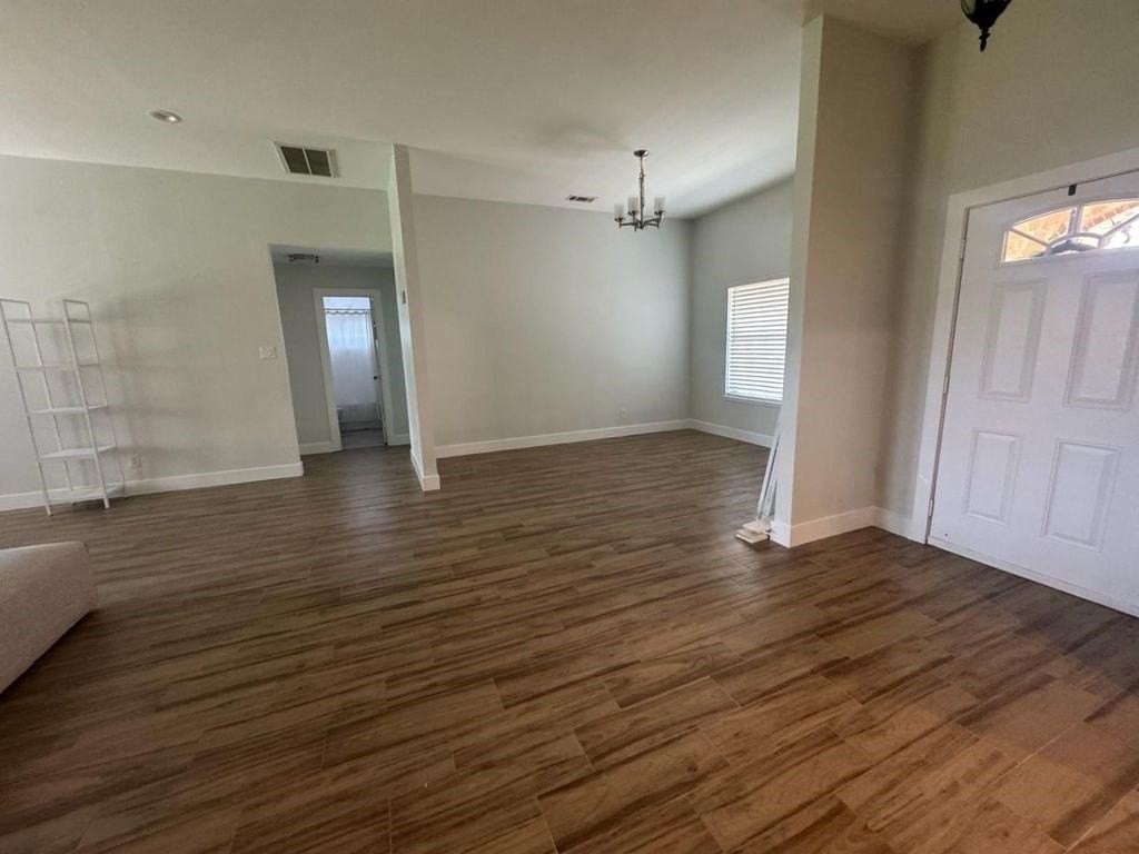 563 Lakeside Dr - Photo 4 of 17