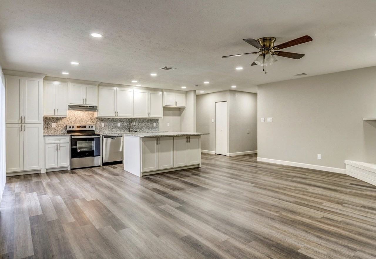 7813 Evening Star Dr - Photo 3 of 25