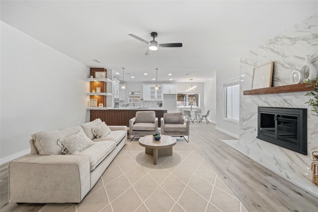 1013 Tanglewood Ln - Photo 2 of 40