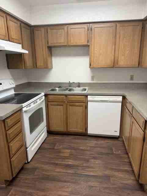 4402 Tall Meadow Ln - Photo 4 of 8