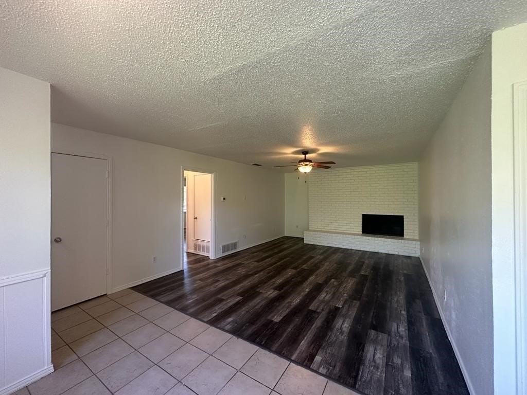 2818 Golfing Green Dr - Photo 2 of 15