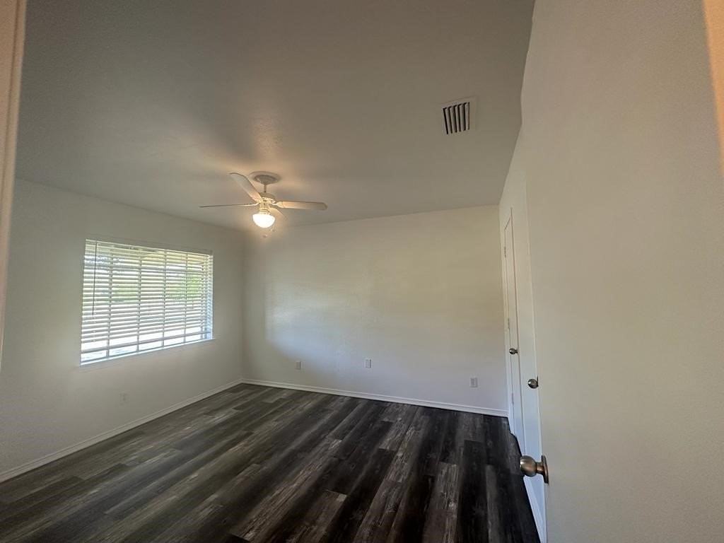 2818 Golfing Green Dr - Photo 5 of 15