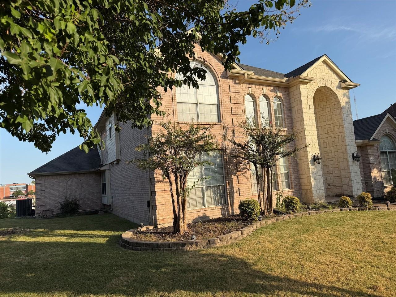 3400 Silverwood Dr