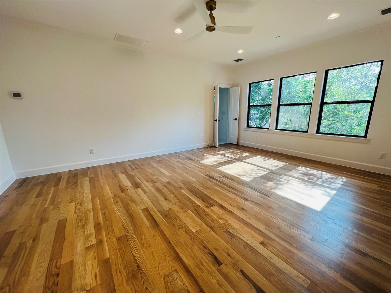 4423 Emerson Ave - Photo 6 of 18