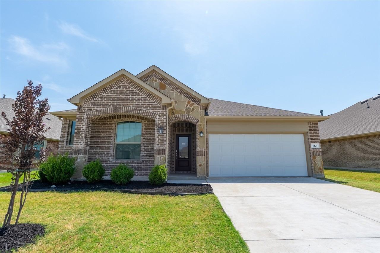 1321 Forest Haven Dr - Photo 2 of 30