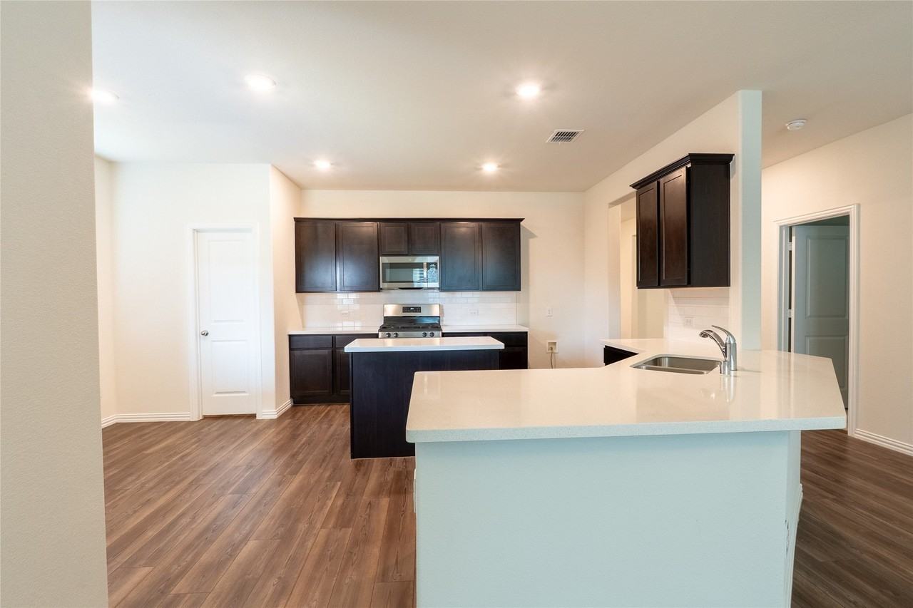 1321 Forest Haven Dr - Photo 6 of 30