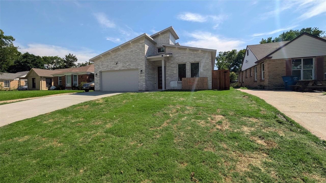 7215 Thurston Dr - Photo 2 of 33