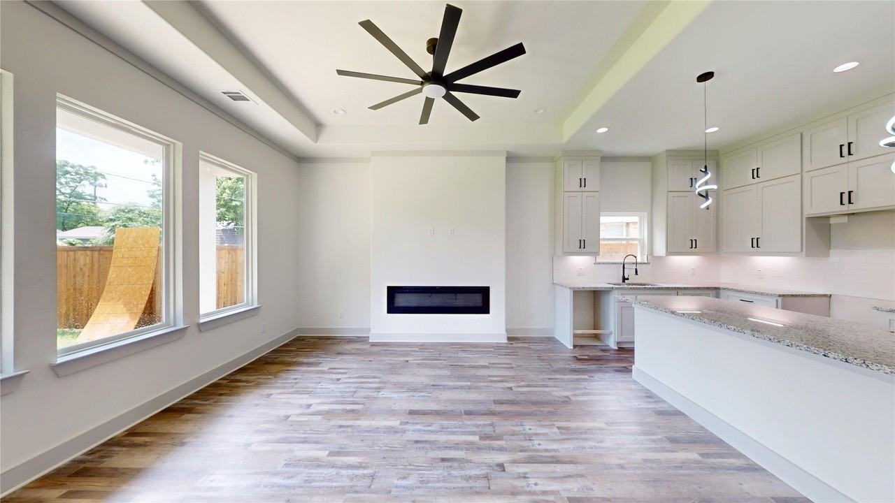 7215 Thurston Dr - Photo 6 of 33