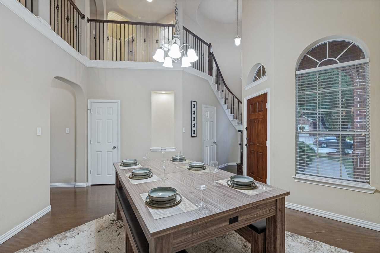 3501 Meridian Dr - Photo 4 of 19