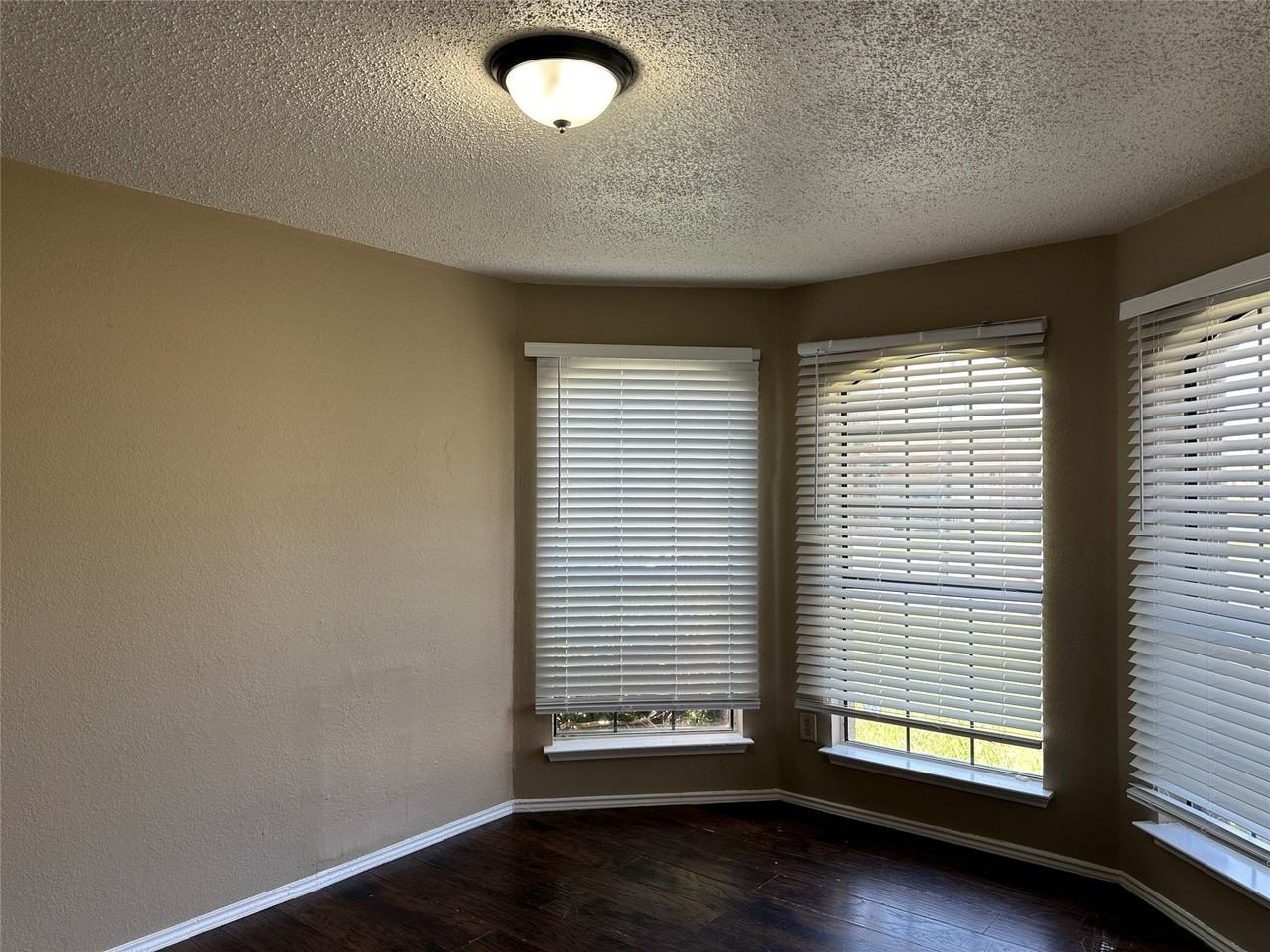 6109 Cypress Dr - Photo 4 of 39