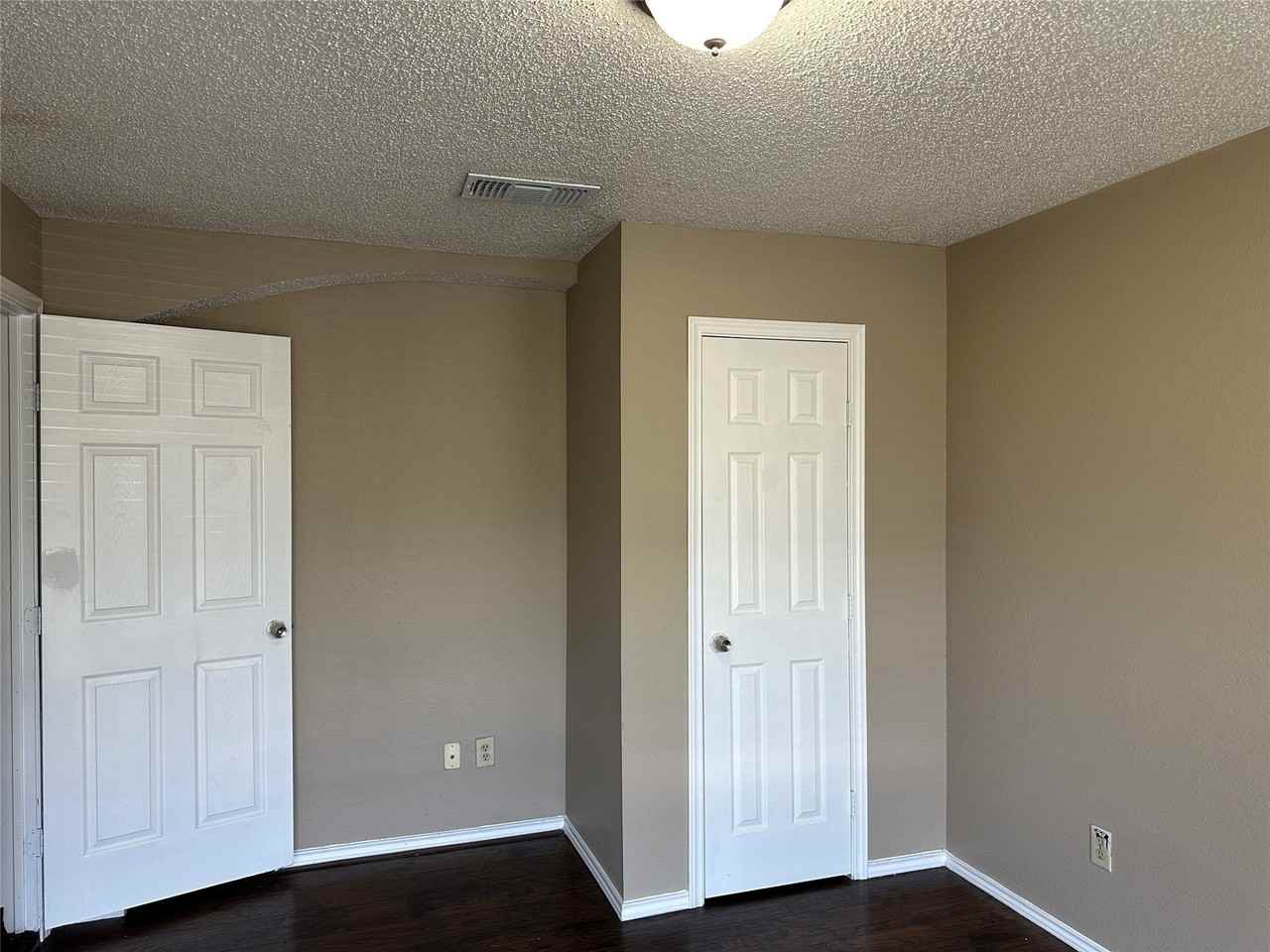 6109 Cypress Dr - Photo 5 of 39