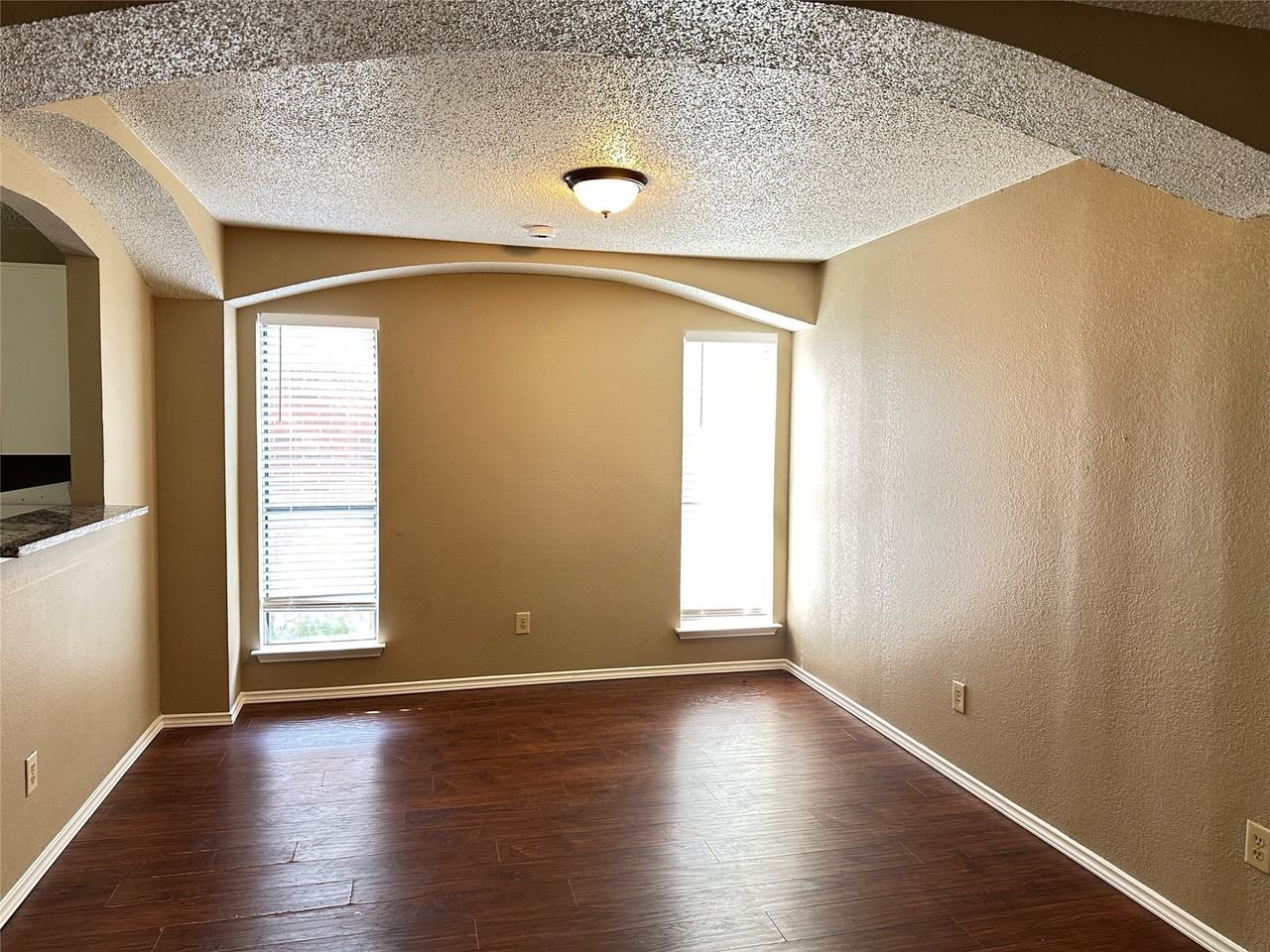 6109 Cypress Dr - Photo 7 of 39
