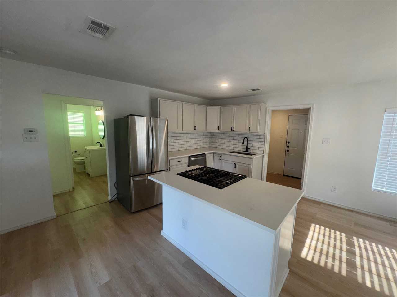 3518 Grafton Ave - Photo 2 of 10