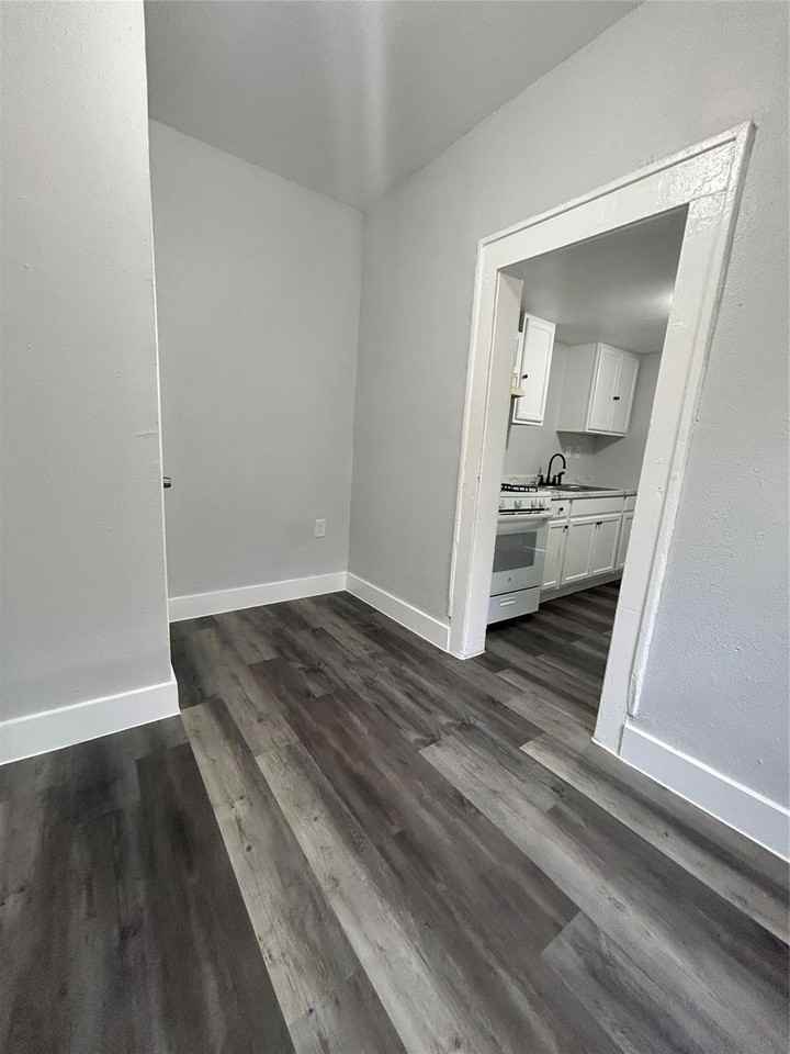 3501 Latimer St - Photo 6 of 9
