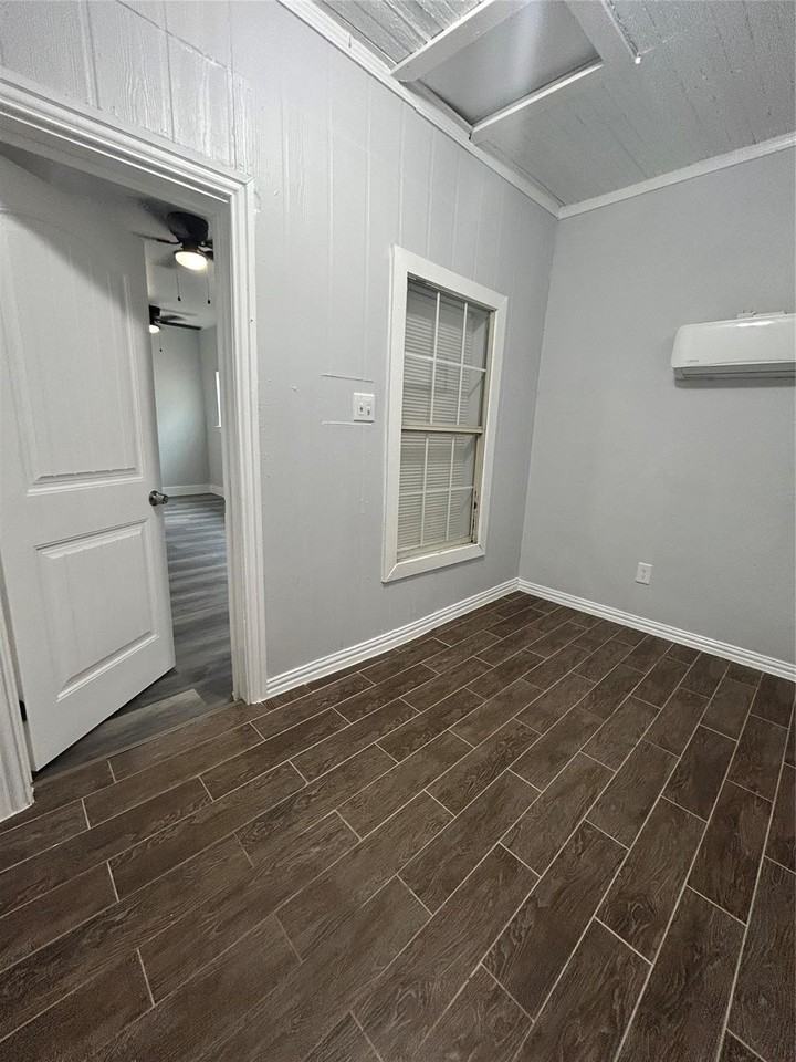 3501 Latimer St - Photo 7 of 9