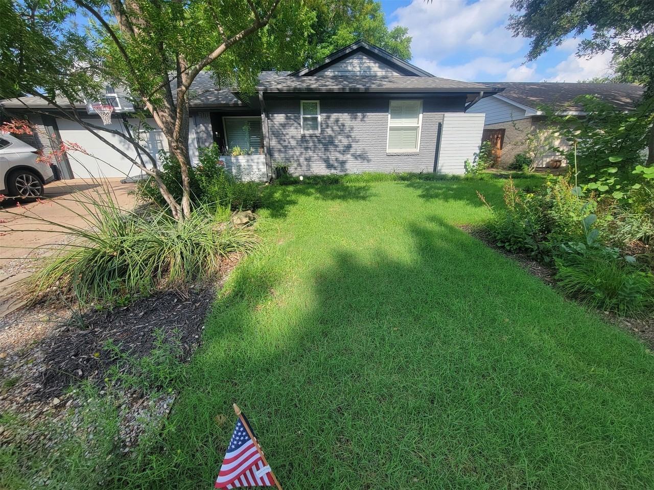 8530 Capri Dr - Photo 2 of 18