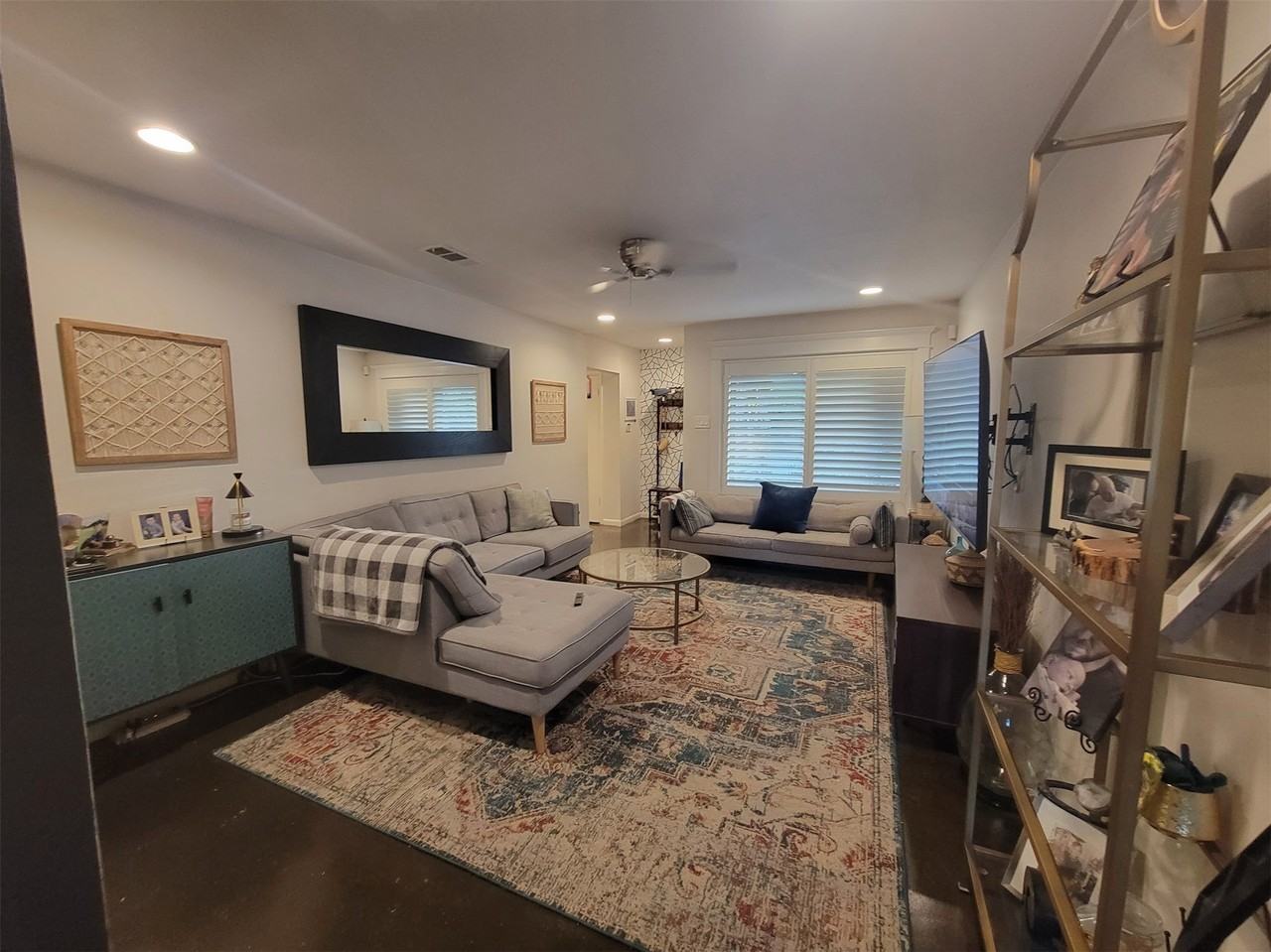 8530 Capri Dr - Photo 4 of 18