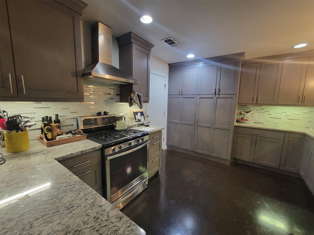 8530 Capri Dr - Photo 7 of 18