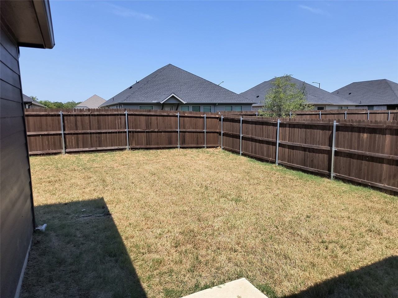 320 Leopold Trl - Photo 4 of 23