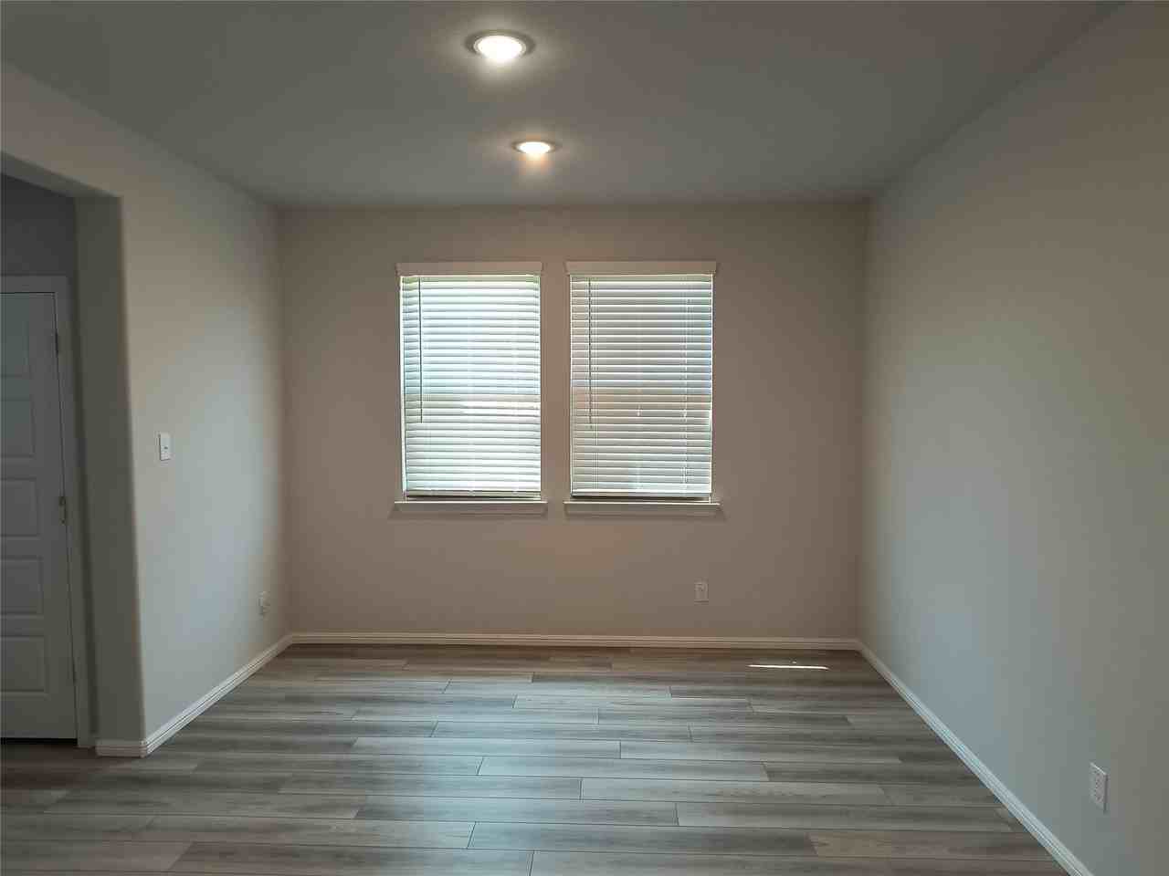 320 Leopold Trl - Photo 7 of 23