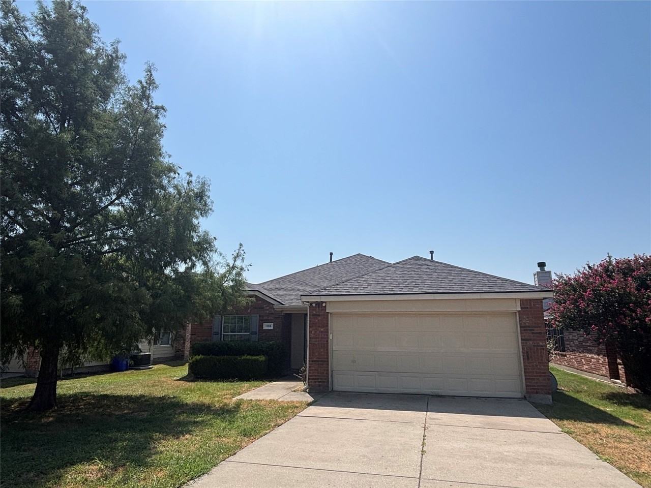 1108 Alexandria Dr - Photo 2 of 14