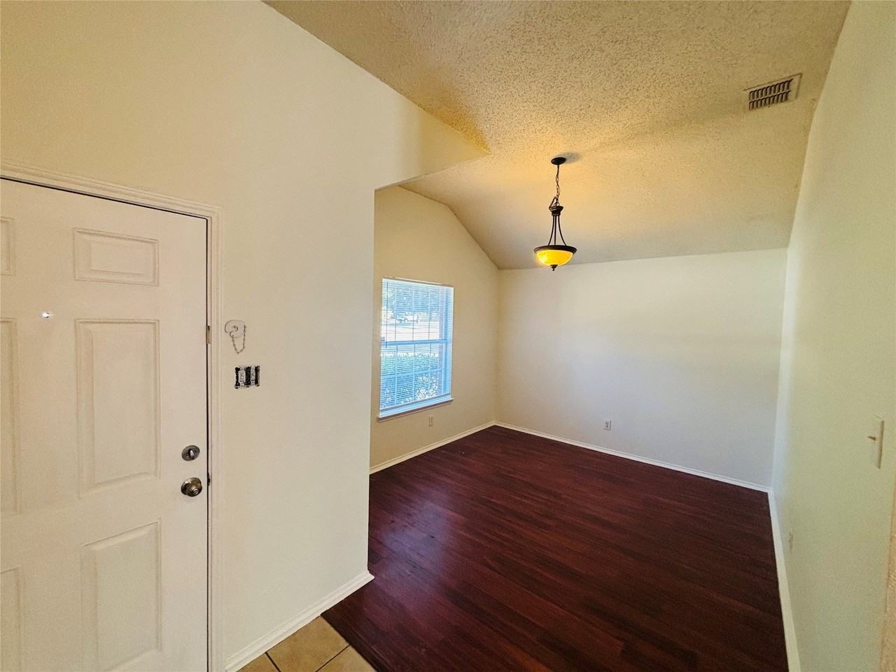 1108 Alexandria Dr - Photo 3 of 14