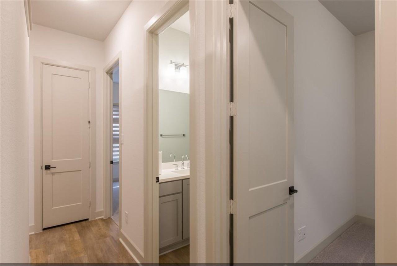 821 Bent Brook Rd - Photo 4 of 26