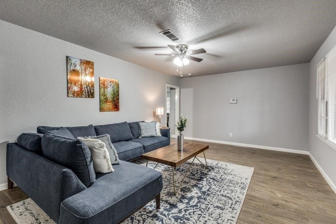 5513 Santa Barbara Ave - Photo 4 of 14