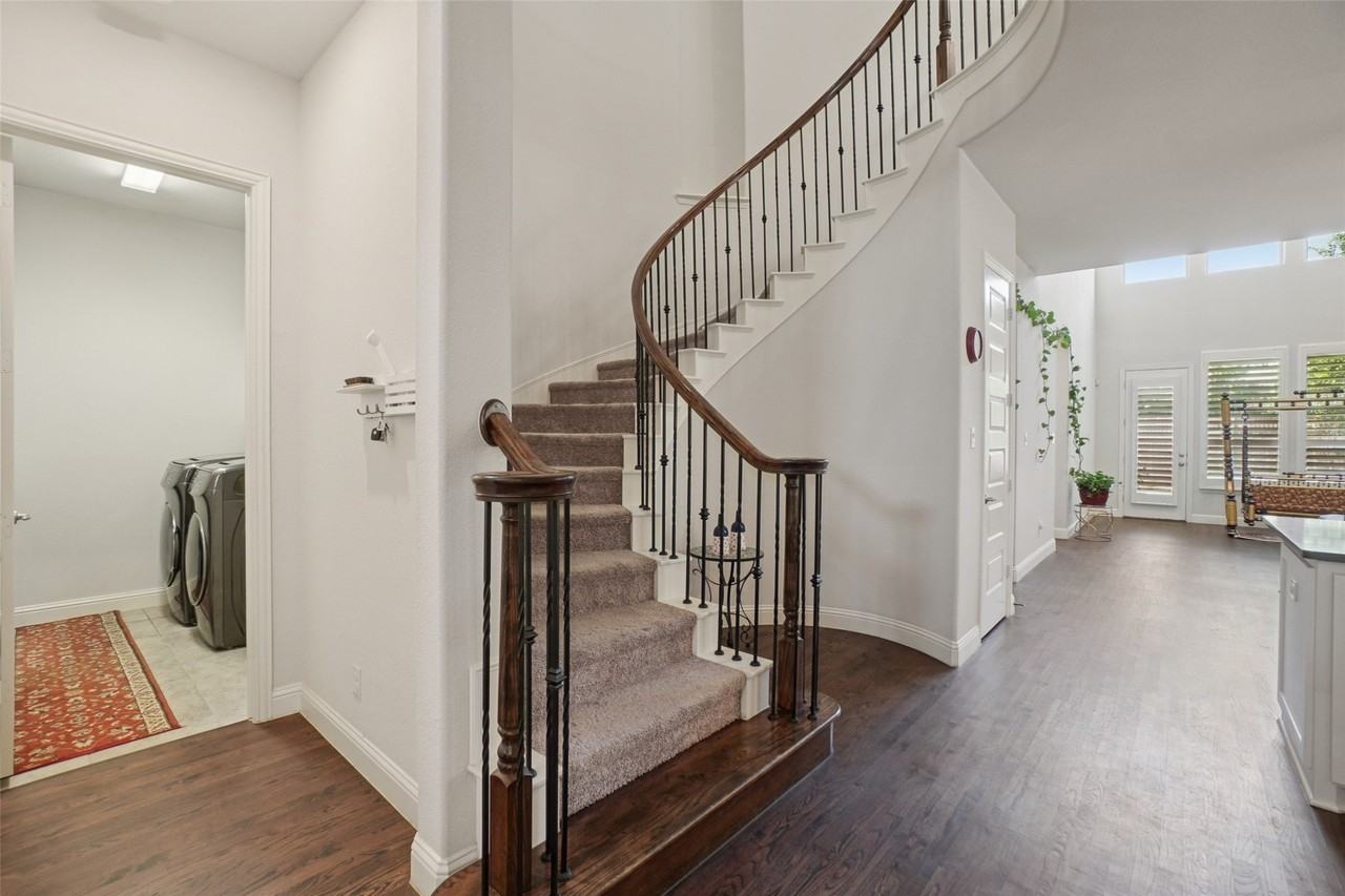6209 Verbena Ln - Photo 3 of 38