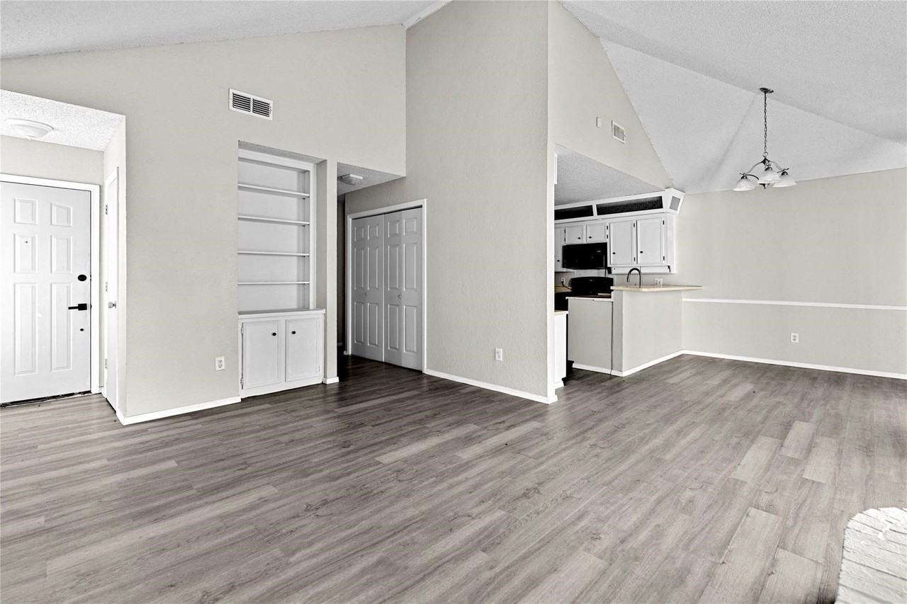 7650 Colorado Creek Ct - Photo 5 of 10