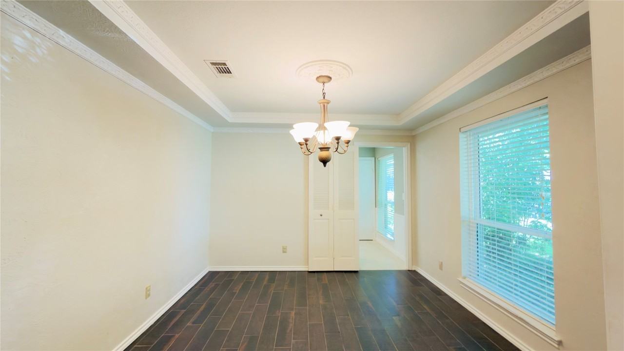 1920 Tampico Dr - Photo 2 of 24
