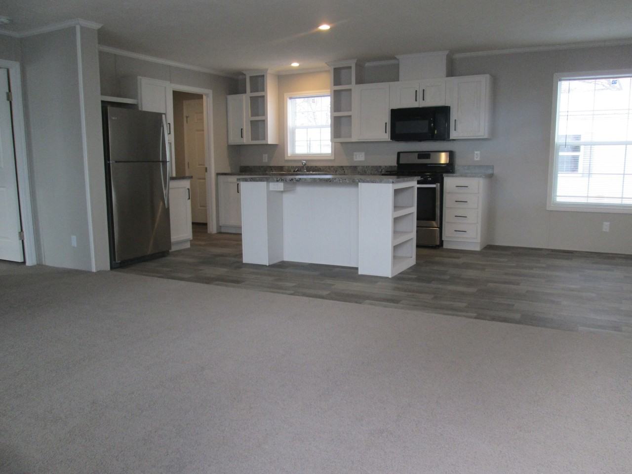 153 Hawthorne Dr #153 - Photo 2 of 8