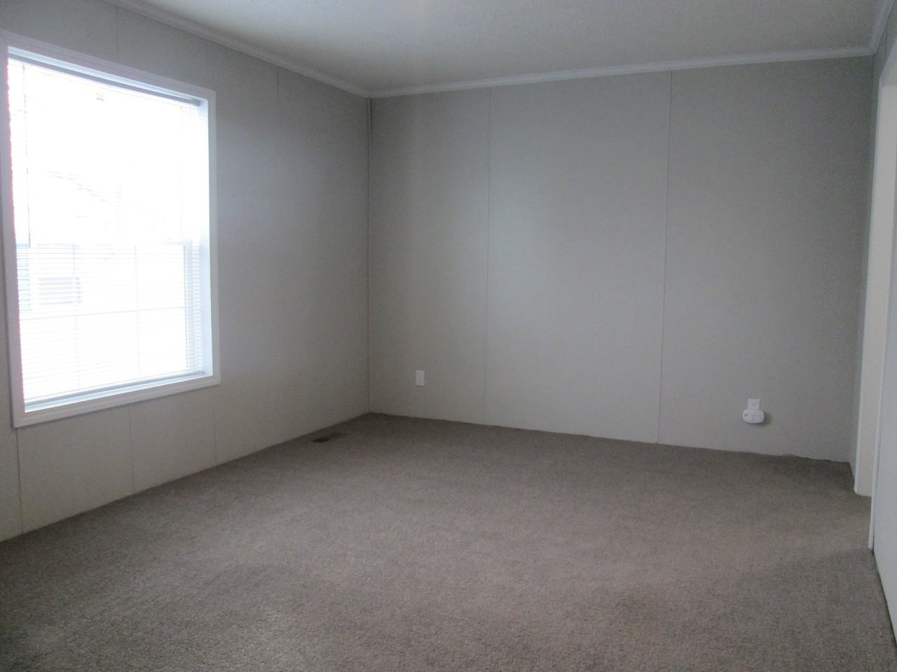153 Hawthorne Dr #153 - Photo 5 of 8