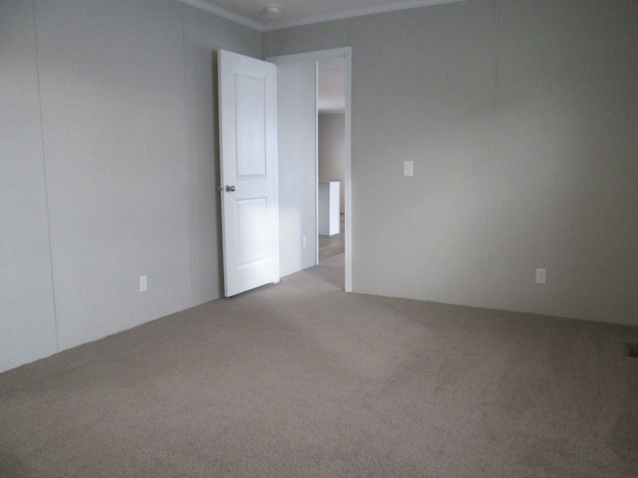153 Hawthorne Dr #153 - Photo 7 of 8