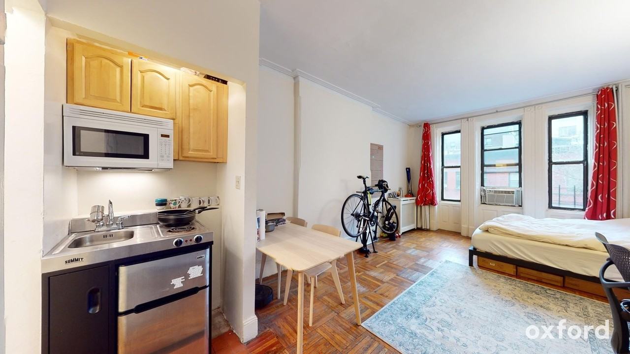 116 W 69th St #5A - Photo 6 of 9